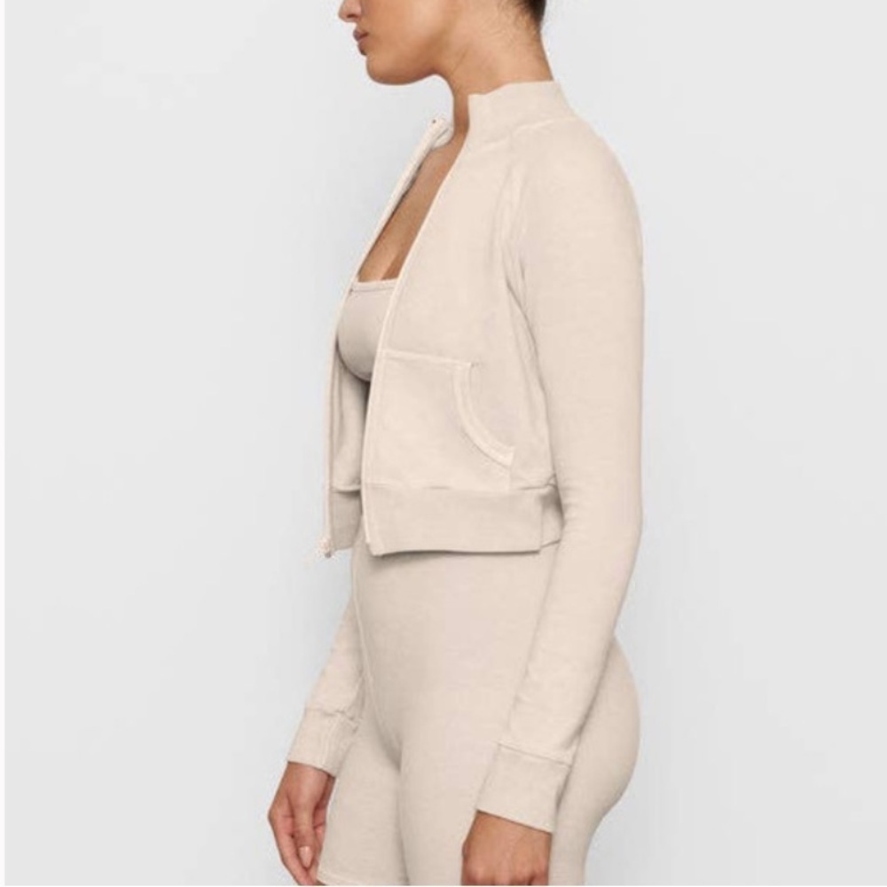 SKIMS Cream Cropped Zip Jacket - Picture 2 of 12